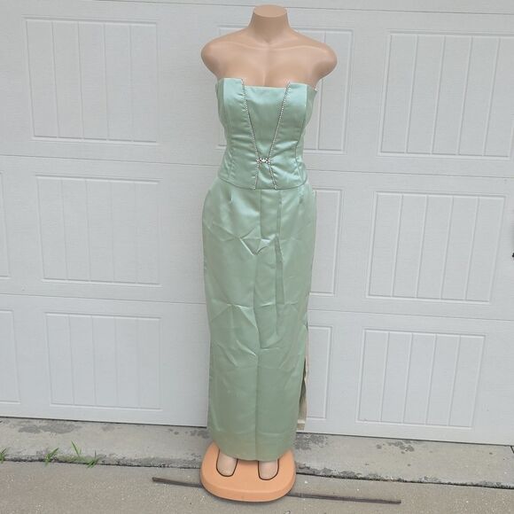 BRAND NEW BARI JAY TWO PIECE GOWN BACK ZIPPER CLOSURE WITH JEWEL STUDDED - Picture 3 of 16